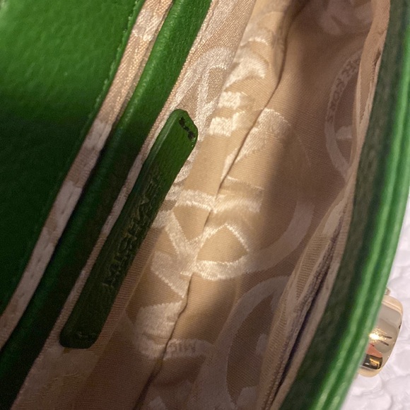 Final sale🔥NWOT Michael Kors Genuine Leather Pushlock Baguette Shoulder Bag - Picture 8 of 9